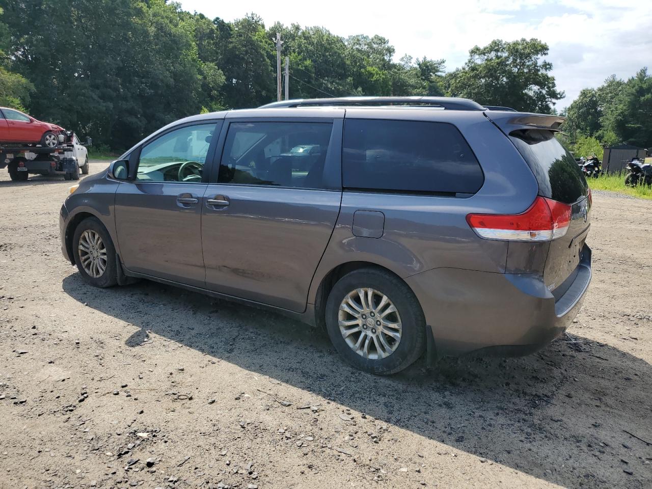 5TDYK3DC8CS188870 2012 Toyota Sienna Xle