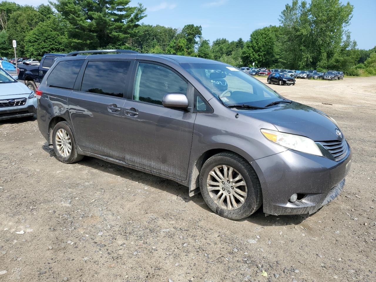 5TDYK3DC8CS188870 2012 Toyota Sienna Xle