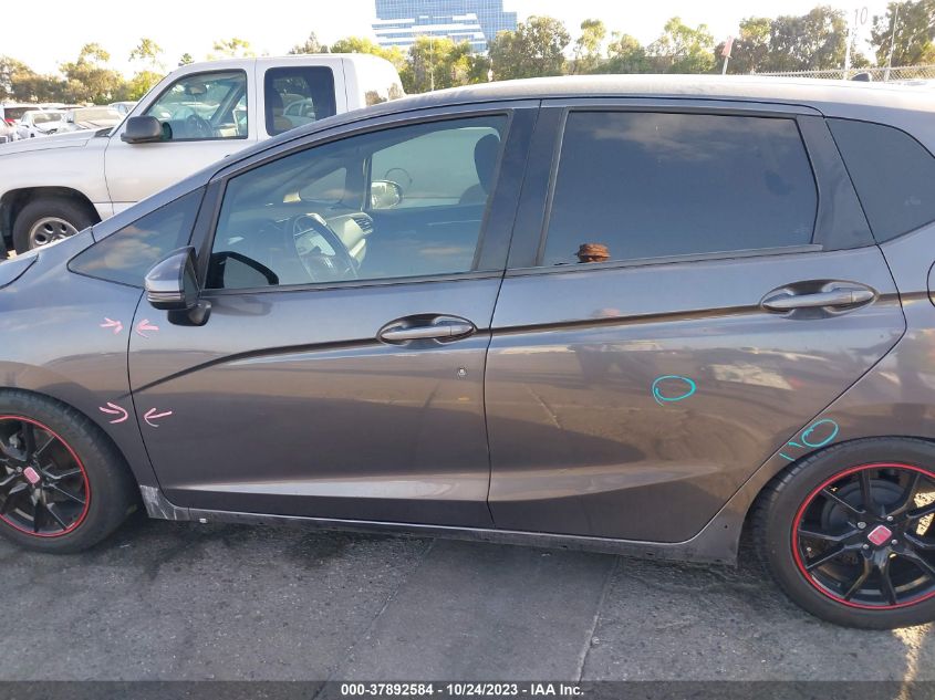 2018 Honda Fit Sport VIN: 3HGGK5G6XJM700589 Lot: 37892584