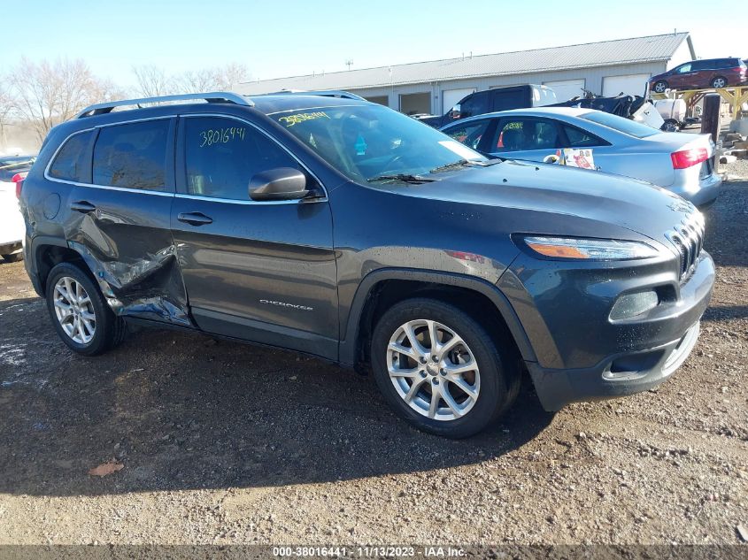 2015 Jeep Cherokee Latitude VIN: 1C4PJLCSXFW677492 Lot: 38016441