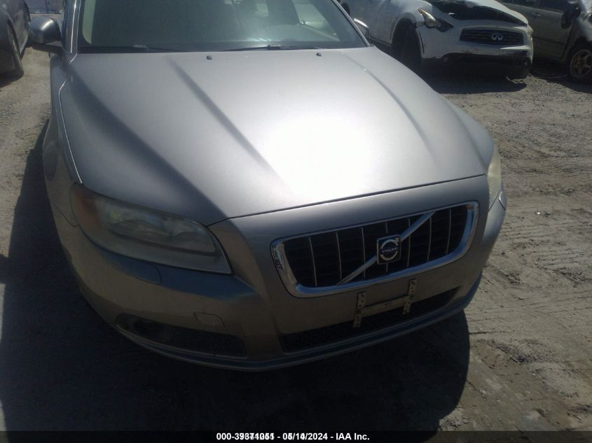 2008 Volvo V70 3.2 VIN: YV1BW982X81012190 Lot: 39371051