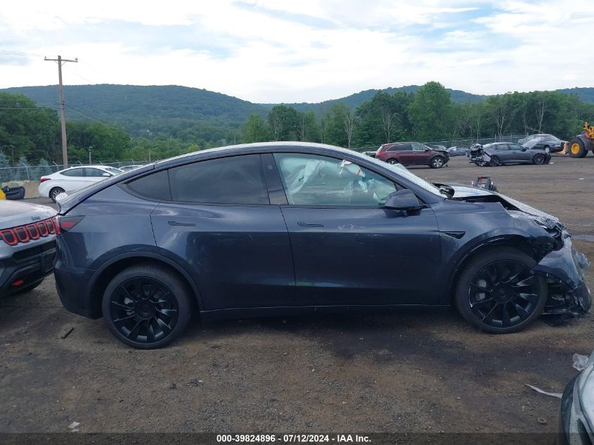 2024 Tesla Model Y Long Range Dual Motor All-Wheel Drive VIN: 7SAYGDEE6RA281987 Lot: 39824896