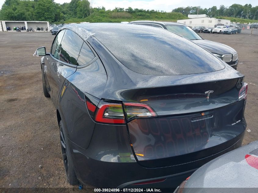 2024 Tesla Model Y Long Range Dual Motor All-Wheel Drive VIN: 7SAYGDEE6RA281987 Lot: 39824896