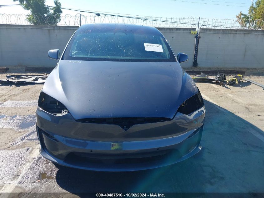 2022 Tesla Model X Dual Motor All-Wheel Drive VIN: 7SAXCBE56NF360942 Lot: 40487516