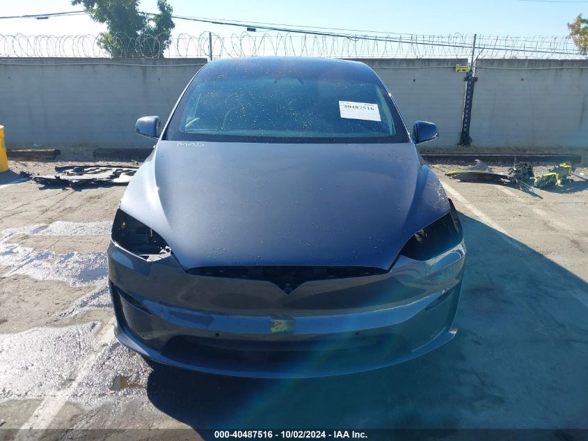 2022 Tesla Model X Dual Motor All-Wheel Drive VIN: 7SAXCBE56NF360942 Lot: 40487516