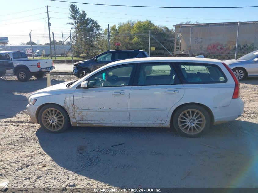 2010 Volvo V50 2.4I VIN: YV1382MW8A2529633 Lot: 40568433