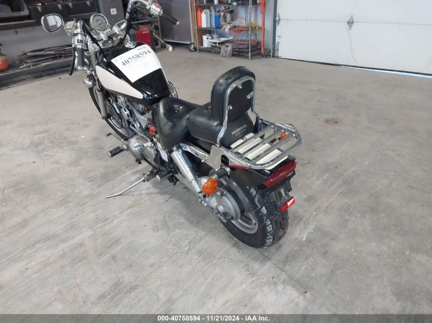 1993 Honda Vt1100 C VIN: 1HFSC1814PA700827 Lot: 40758594