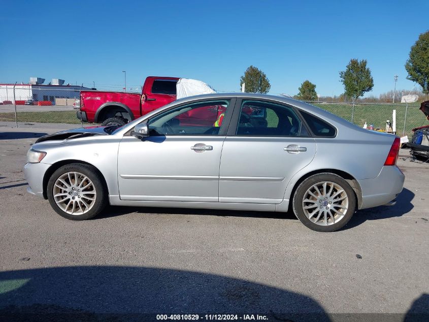 2011 Volvo S40 T5/T5 R-Design VIN: YV1672MS1B2537667 Lot: 40810529