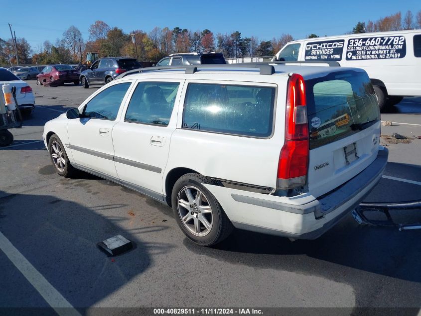 2004 Volvo V70 2.5T VIN: YV1SW59V042411941 Lot: 40829511