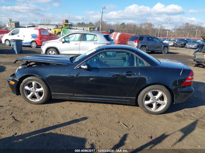 2001 Mercedes-Benz Slk 320 VIN: WDBKK65F61F222865 Lot: 40963017