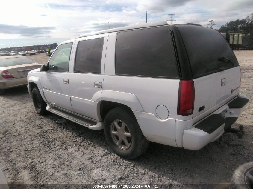 1999 Cadillac Escalade Standard VIN: 1GYEK13R0XR401774 Lot: 40976480