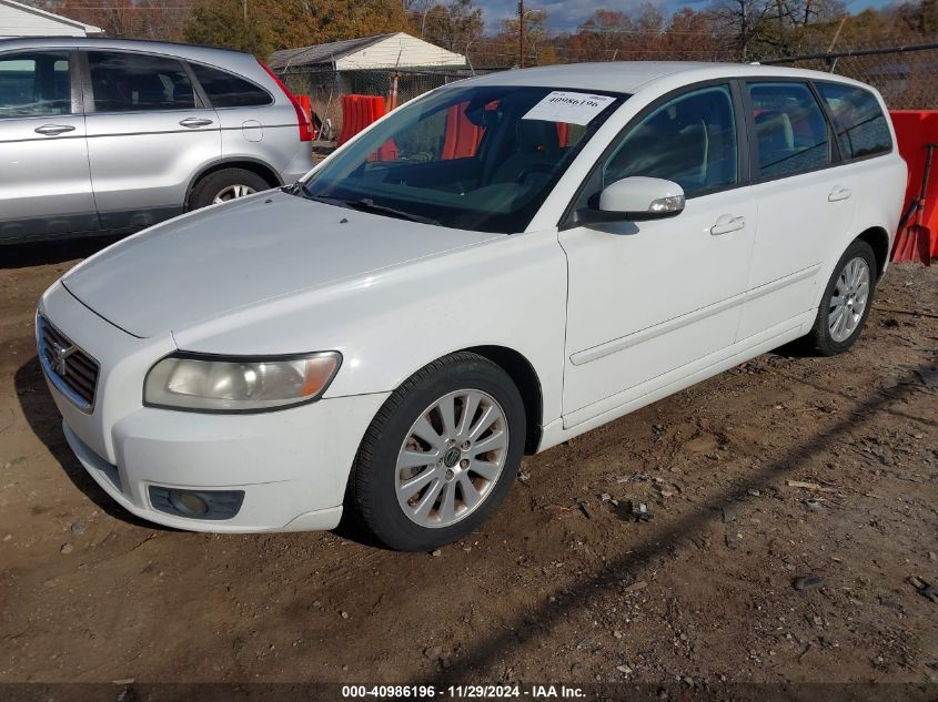 2010 Volvo V50 2.4I VIN: YV1382MW3A2572440 Lot: 40986196