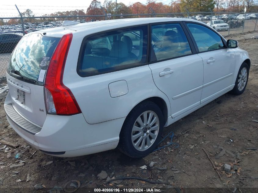 2010 Volvo V50 2.4I VIN: YV1382MW3A2572440 Lot: 40986196