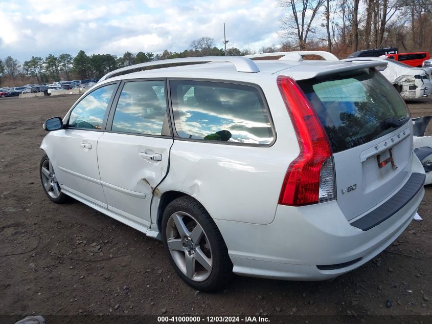 2010 Volvo V50 T5 R-Design VIN: YV1672MJ4A2573438 Lot: 41000000