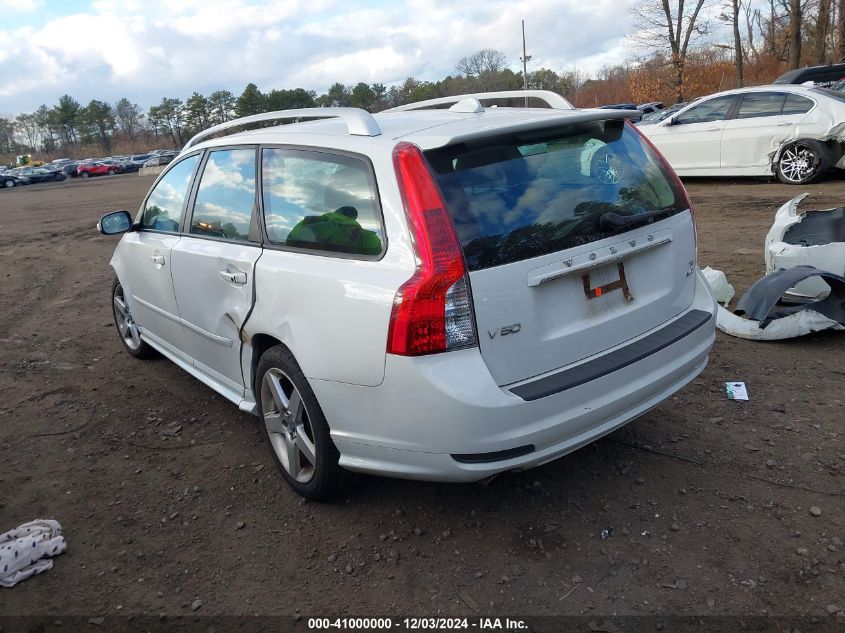 2010 Volvo V50 T5 R-Design VIN: YV1672MJ4A2573438 Lot: 41000000