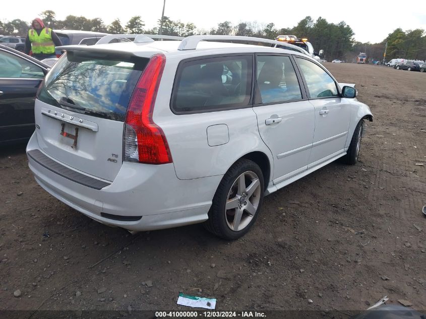 2010 Volvo V50 T5 R-Design VIN: YV1672MJ4A2573438 Lot: 41000000