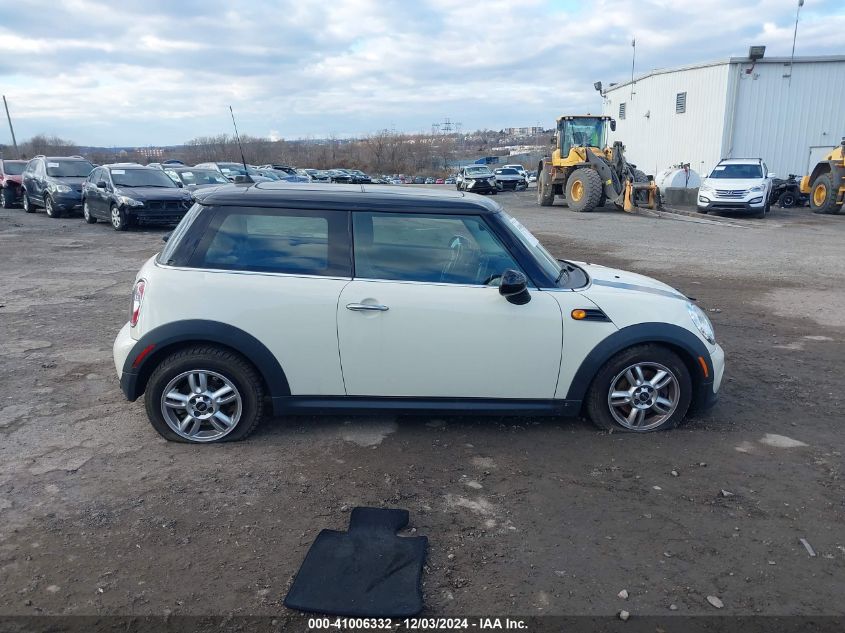 2013 Mini Hardtop Cooper VIN: WMWSU3C55DT679738 Lot: 41006332