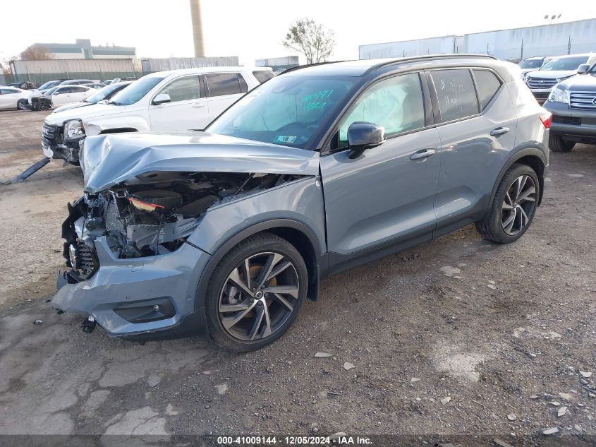 2022 Volvo Xc40 T5 R-Design VIN: YV4162UM0N2673732 Lot: 41009144