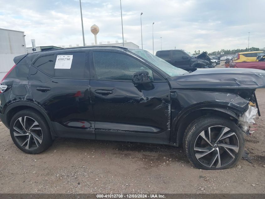 2021 Volvo Xc40 T5 R-Design VIN: YV4162UM7M2526791 Lot: 41012708