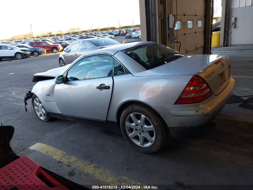 1998 Mercedes-Benz Slk 230 VIN: WDBKK47F4WF011110 Lot: 41018215