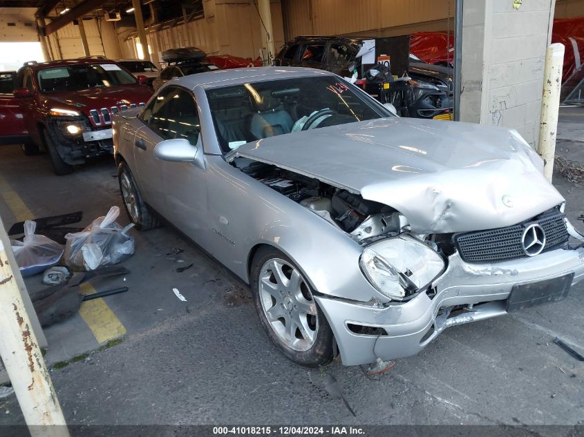 1998 Mercedes-Benz Slk 230 VIN: WDBKK47F4WF011110 Lot: 41018215