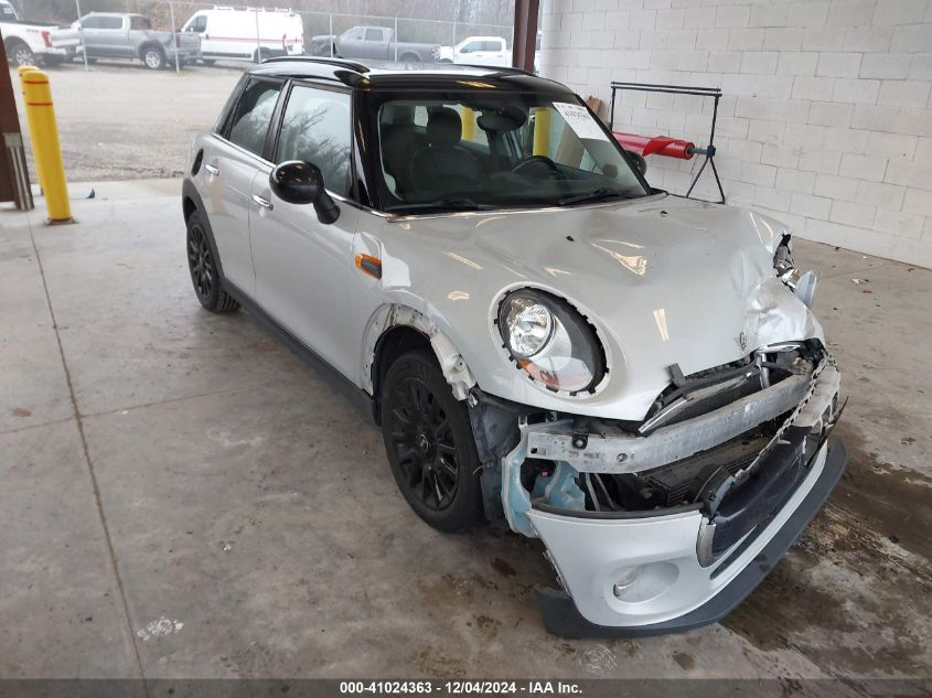 2015 Mini Hardtop Cooper VIN: WMWXS5C55FT827848 Lot: 41024363