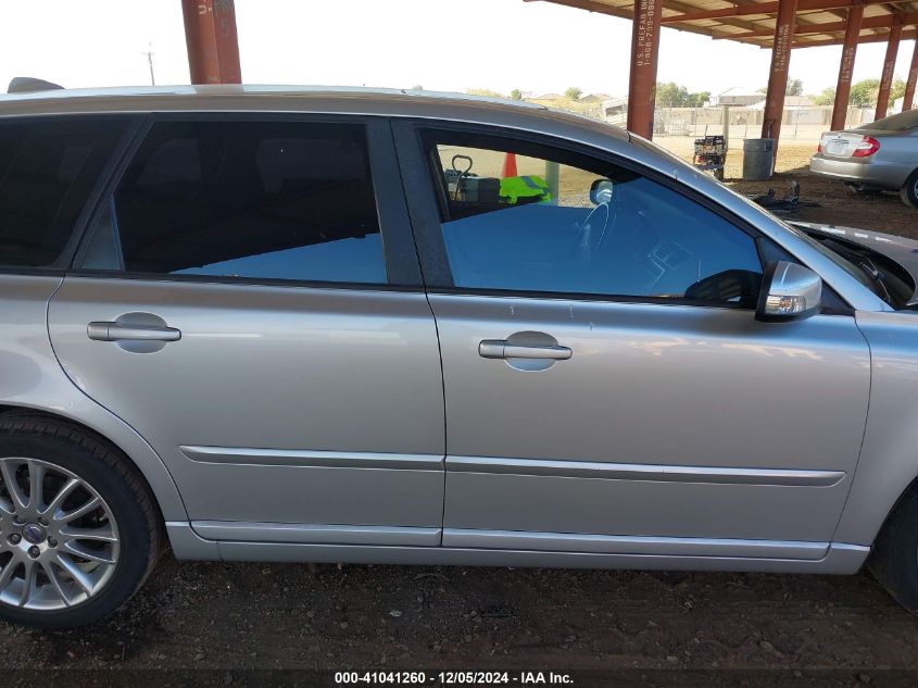 2010 Volvo V50 2.4I VIN: YV1382MW1A2540019 Lot: 41041260