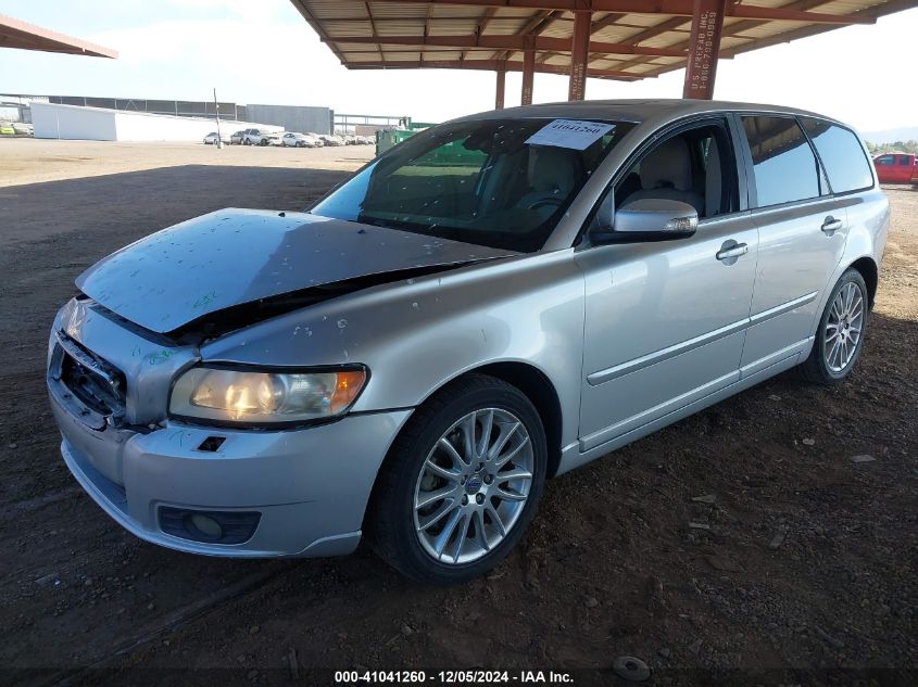 2010 Volvo V50 2.4I VIN: YV1382MW1A2540019 Lot: 41041260