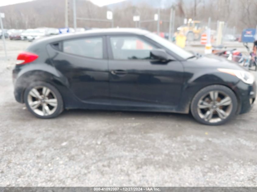 2012 Hyundai Veloster Base W/Red/Black VIN: KMHTC6AD2CU077793 Lot: 41092007