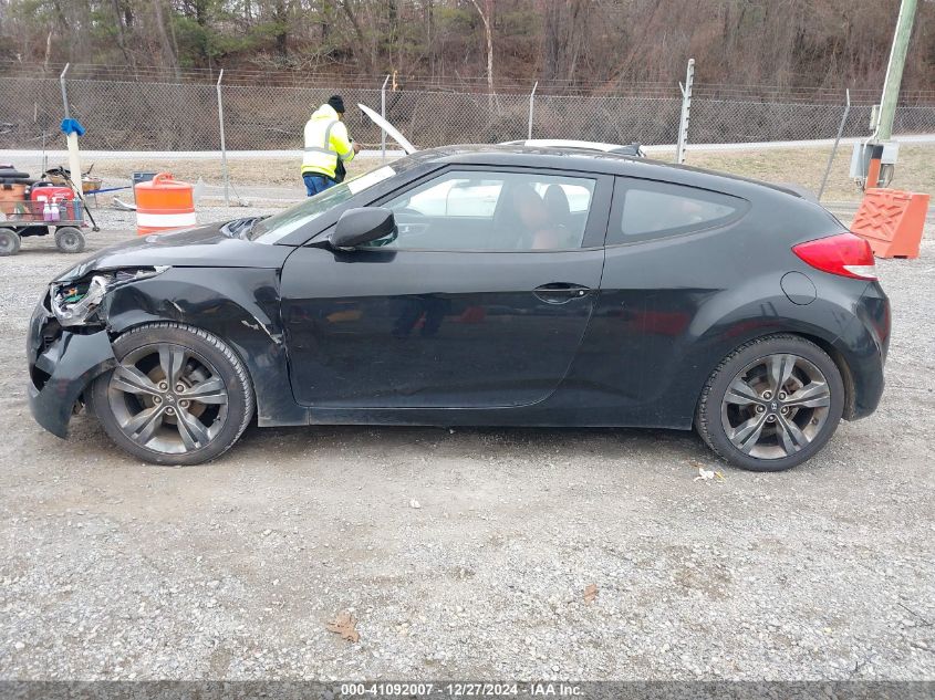 2012 Hyundai Veloster Base W/Red/Black VIN: KMHTC6AD2CU077793 Lot: 41092007