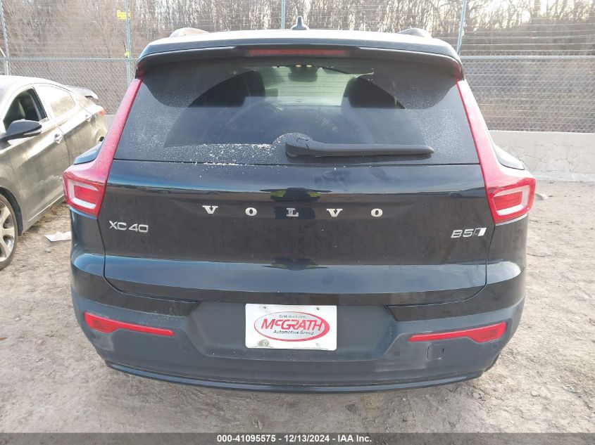 2023 Volvo Xc40 B5 Plus Dark Theme VIN: YV4L12UW1P2982850 Lot: 41095575