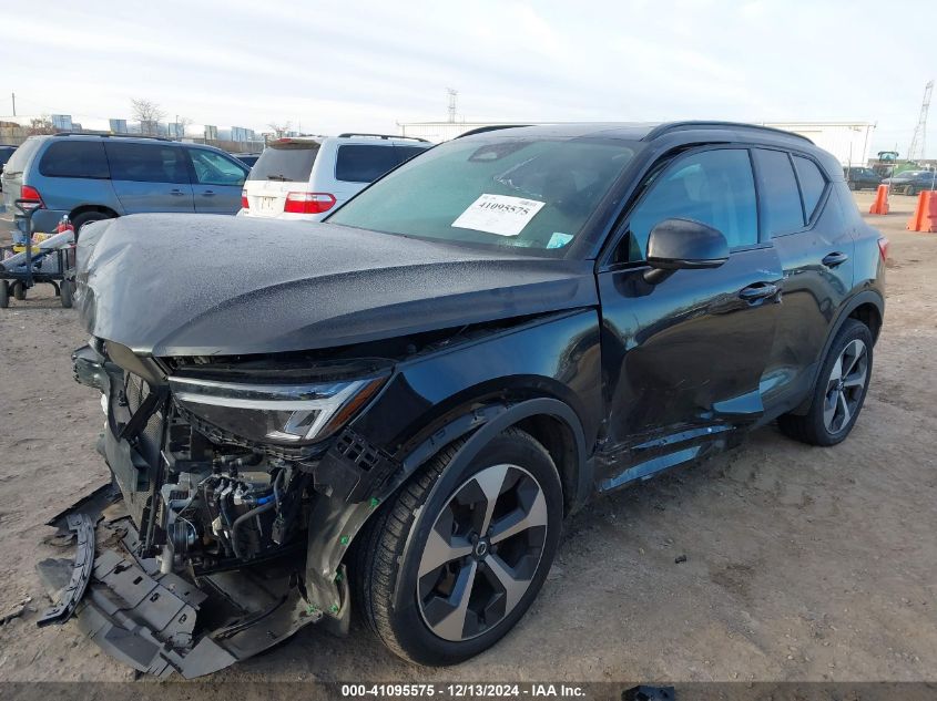 2023 Volvo Xc40 B5 Plus Dark Theme VIN: YV4L12UW1P2982850 Lot: 41095575