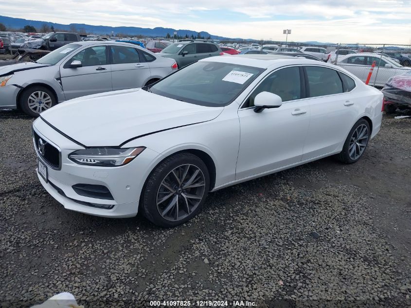 2018 Volvo S90 T6 Momentum VIN: LVY992MK2JP038013 Lot: 41097825