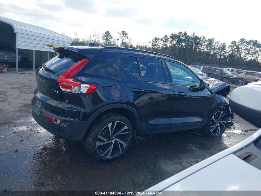 2022 Volvo Xc40 T5 R-Design VIN: YV4162UMXN2649261 Lot: 41104984