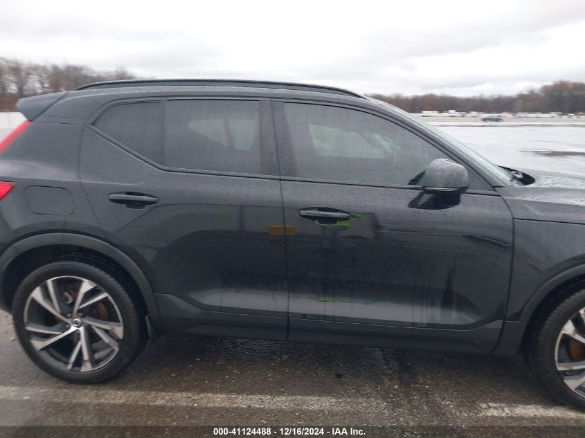 2021 Volvo Xc40 T5 R-Design VIN: YV4162UM8M2563672 Lot: 41124488