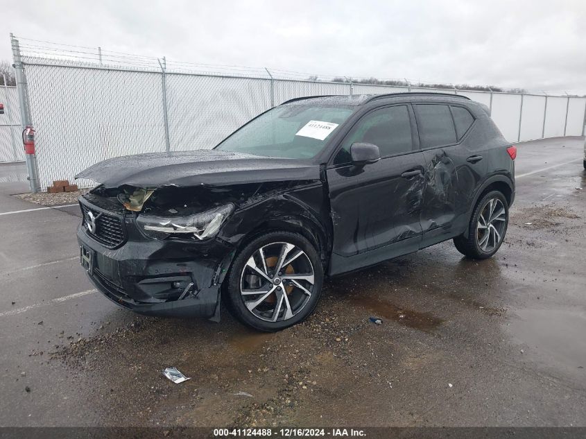 2021 Volvo Xc40 T5 R-Design VIN: YV4162UM8M2563672 Lot: 41124488