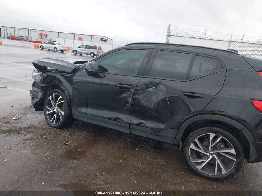 2021 Volvo Xc40 T5 R-Design VIN: YV4162UM8M2563672 Lot: 41124488