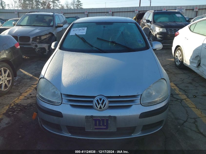 2007 Volkswagen Rabbit 2-Door VIN: WVWAR71K47W094071 Lot: 41124538