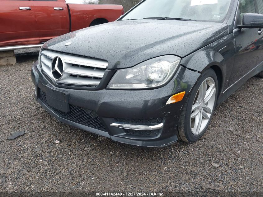 2013 Mercedes-Benz C 300 Luxury 4Matic/Sport 4Matic VIN: WDDGF8AB3DA788757 Lot: 41142449