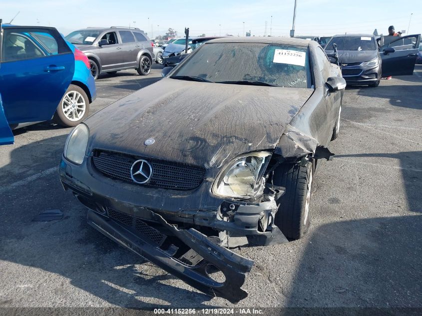 2003 Mercedes-Benz Slk 320 VIN: WDBKK65FX3F283784 Lot: 41152256