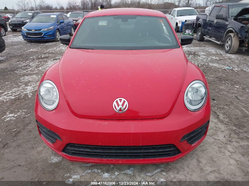 2017 Volkswagen Beetle #Pinkbeetle/1.8T Classic/1.8T S VIN: 3VWF17AT6HM623072 Lot: 41162006