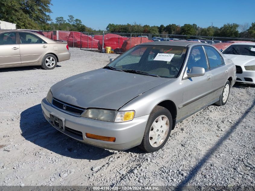 1996 Honda Accord Lx/Ex VIN: 1HGCD5638TA120189 Lot: 41163425