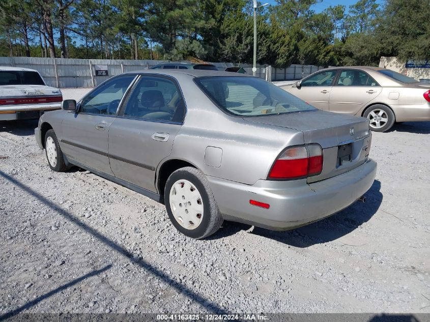 1996 Honda Accord Lx/Ex VIN: 1HGCD5638TA120189 Lot: 41163425