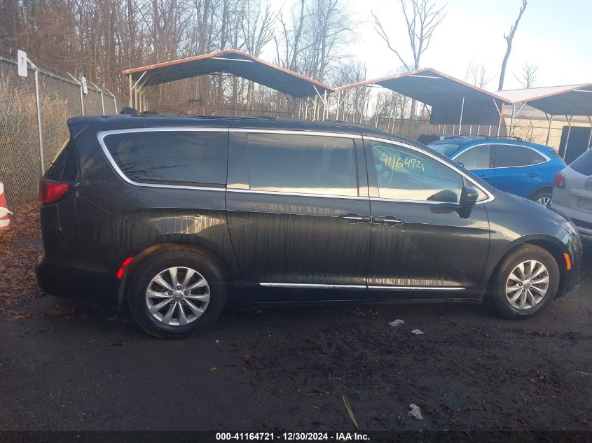 2017 Chrysler Pacifica Touring-L VIN: 2C4RC1BG3HR747995 Lot: 41164721