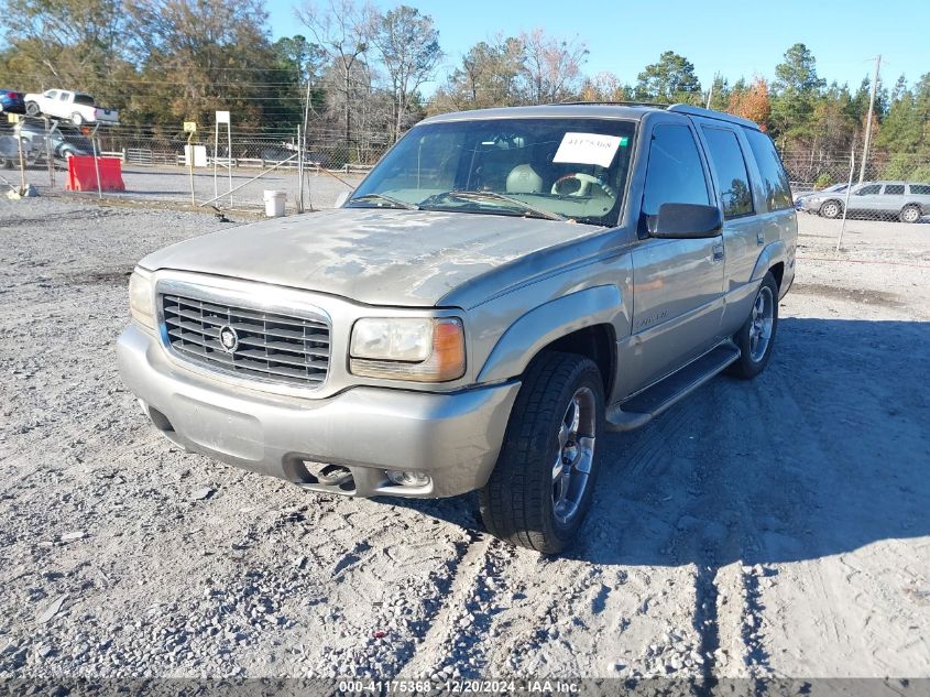 1999 Cadillac Escalade Standard VIN: 1GYEK13R7XR409130 Lot: 41175368