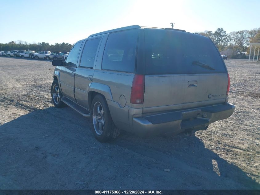 1999 Cadillac Escalade Standard VIN: 1GYEK13R7XR409130 Lot: 41175368