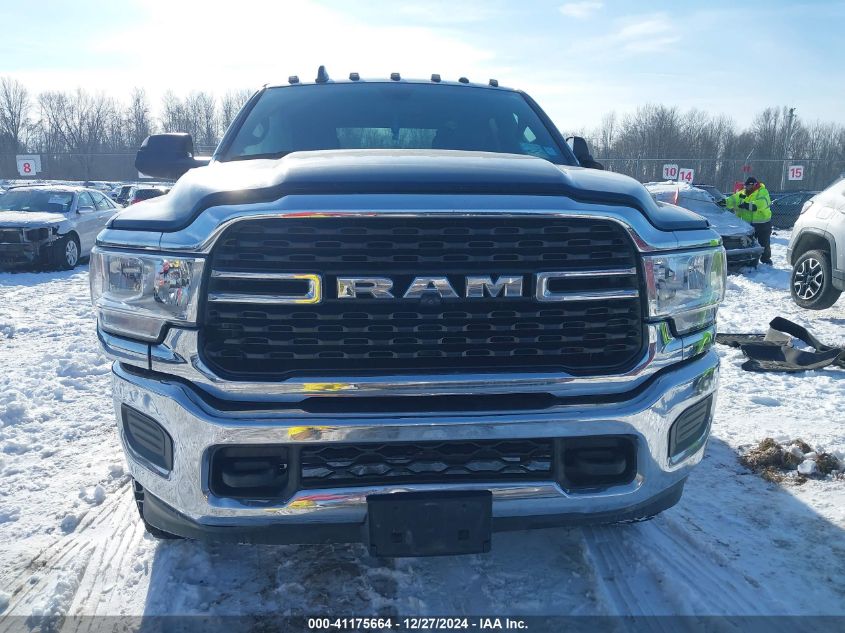 2022 Ram 3500 Tradesman 4X4 8' Box VIN: 3C63R3GJ7NG121721 Lot: 41175664