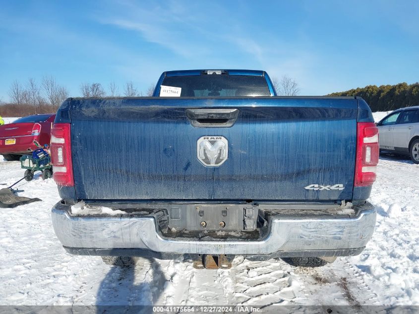 2022 Ram 3500 Tradesman 4X4 8' Box VIN: 3C63R3GJ7NG121721 Lot: 41175664