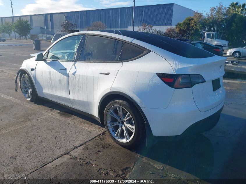 2022 Tesla Model Y Long Range Dual Motor All-Wheel Drive VIN: 7SAYGDEE4NF360183 Lot: 41176039