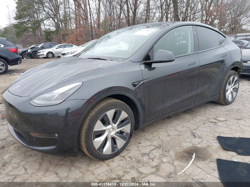 2024 Tesla Model Y Long Range Dual Motor All-Wheel Drive VIN: 7SAYGAEE3RF020253 Lot: 41176413